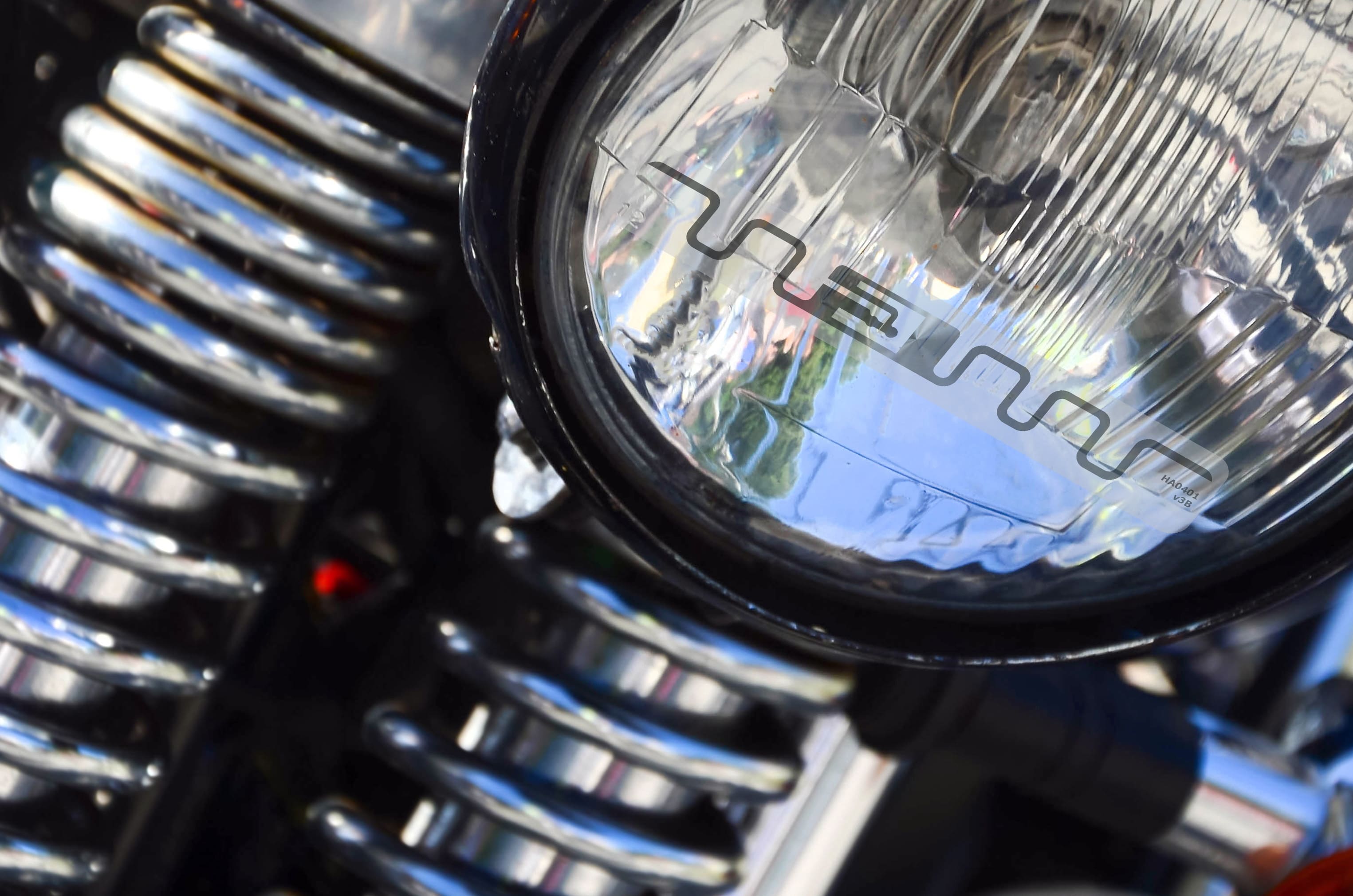 Cruiser Headlamp: Transparent UHF RFID Tag for Automotive